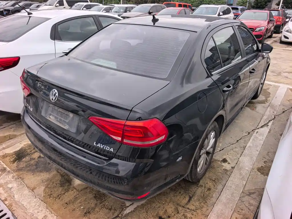 Volkswagen Lavida — миниатюра 4