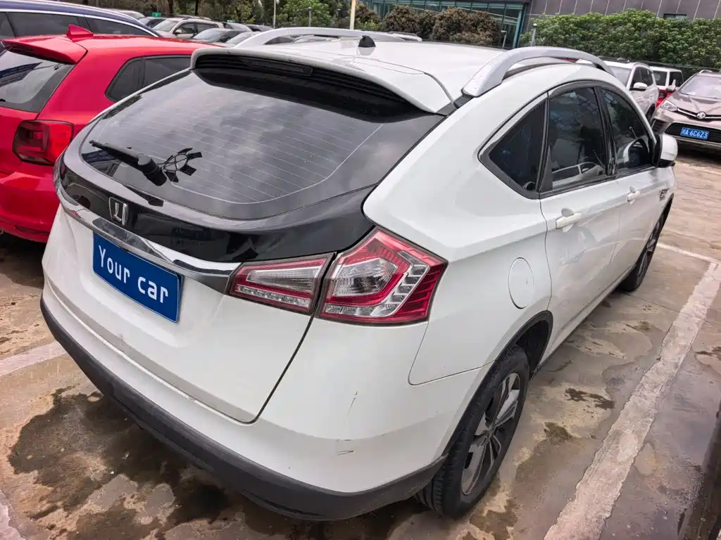 Luxgen U6 — миниатюра 5