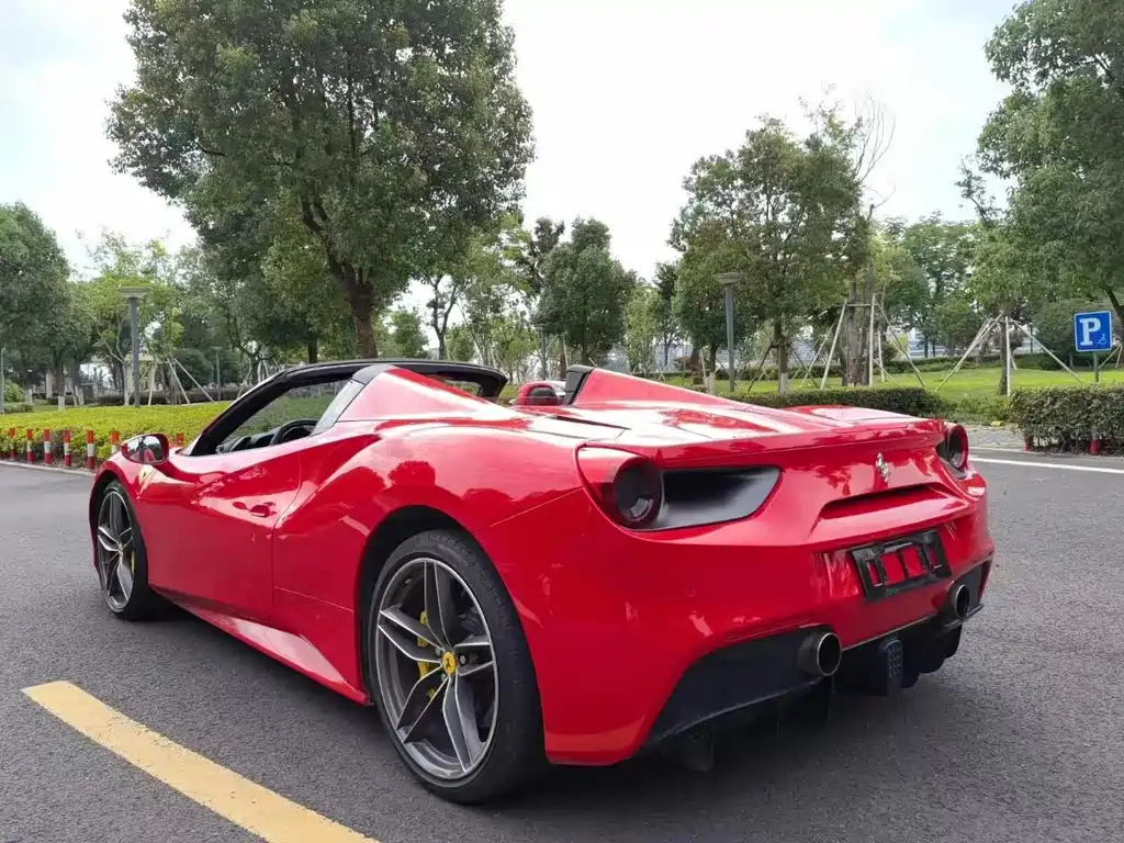 Ferrari 488 — миниатюра 7