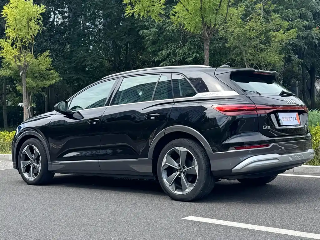 Audi Q5 e-tron — миниатюра 4