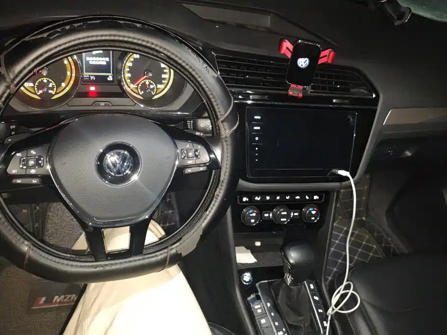 Volkswagen Tiguan L — миниатюра 12