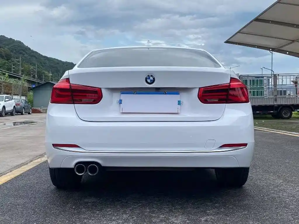 BMW 3 Series — миниатюра 8