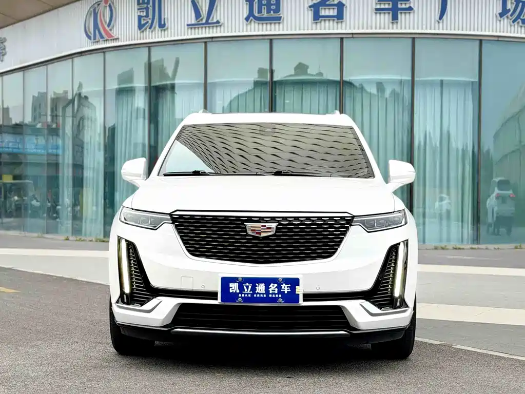 Cadillac XT6 2022 2.0T мест Luxury