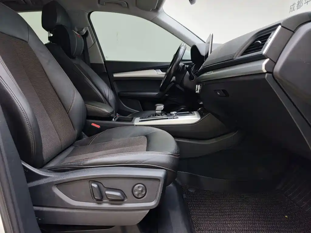 Audi Q5L — миниатюра 10