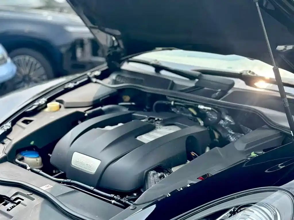 Porsche Cayenne — миниатюра 14