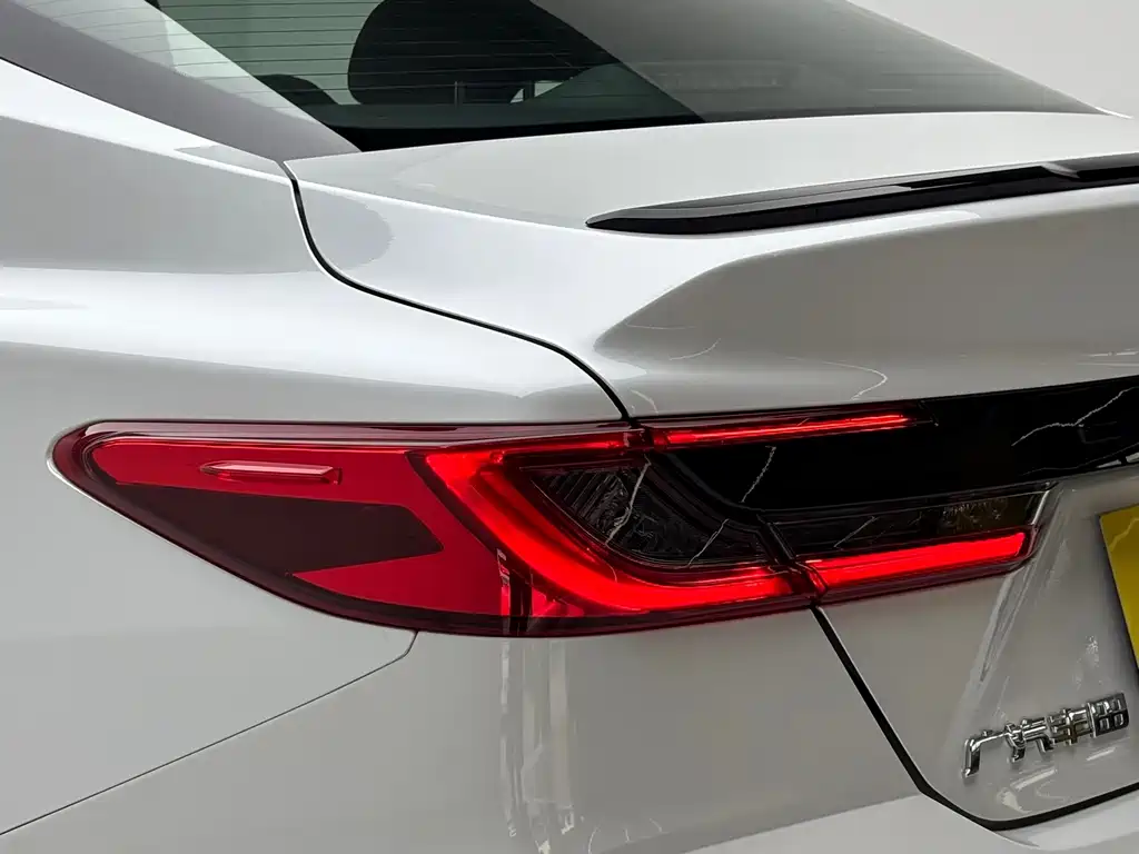 Toyota Camry — миниатюра 18