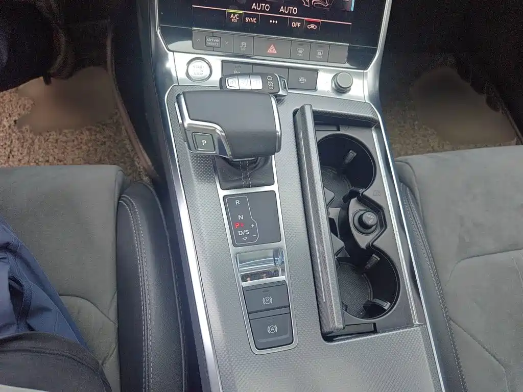 Audi A6L — миниатюра 7