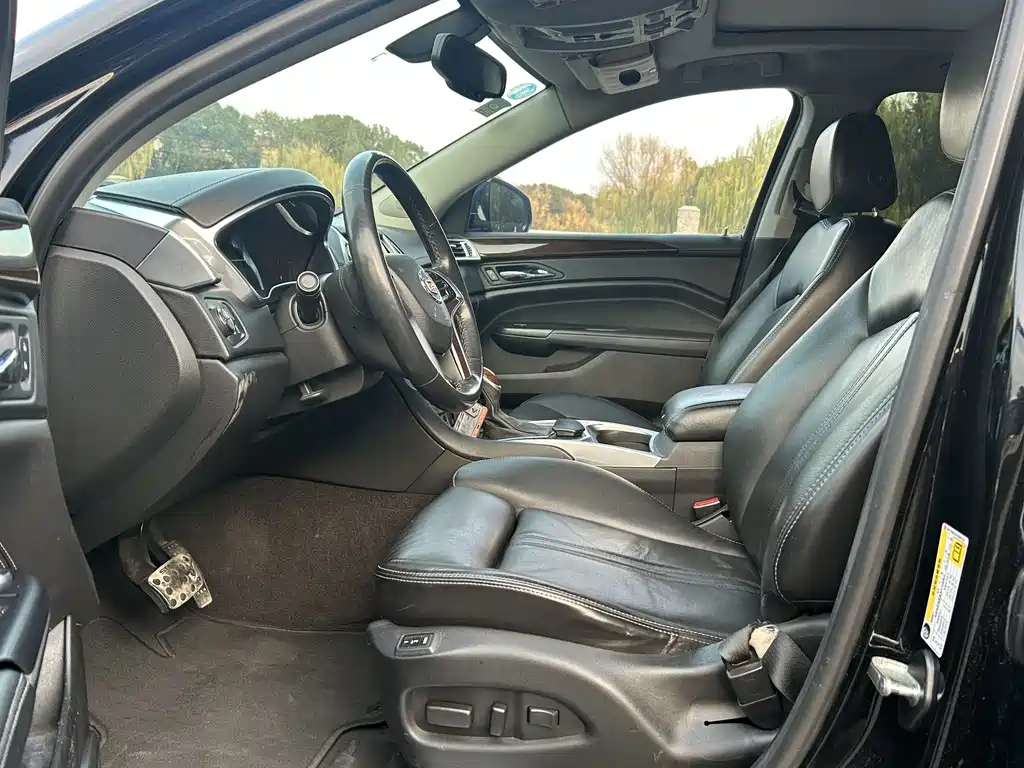 Cadillac SRX — миниатюра 8