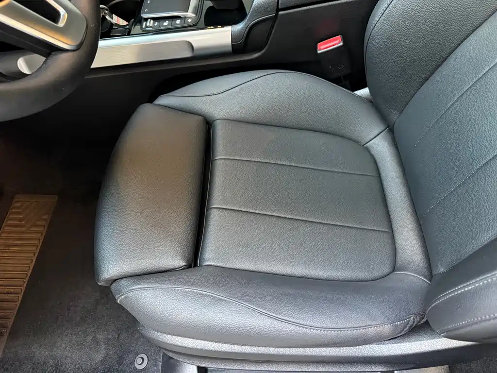 Mercedes-Benz GLB — миниатюра 15