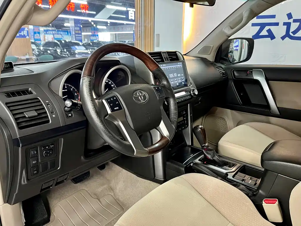 Toyota Land Cruiser Prado 2012 2.7L AT