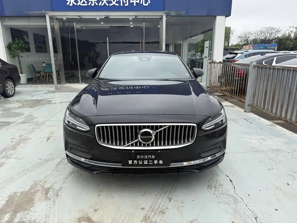 Volvo S90 2023 B5 Luxury