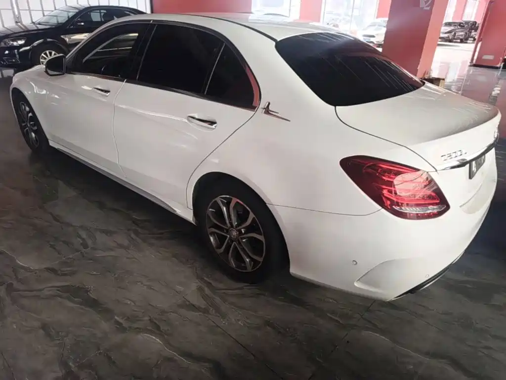 Mercedes-Benz C-Class — миниатюра 5