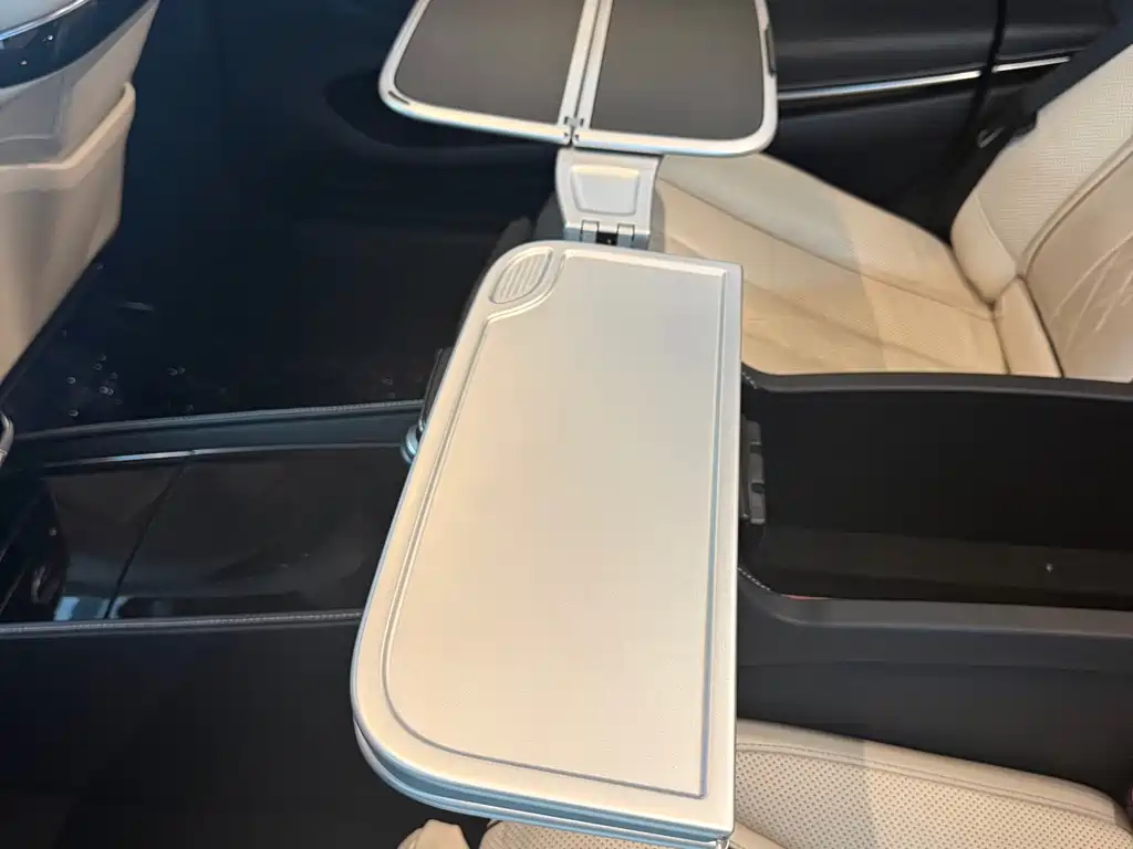 Mercedes-Benz S-Class — миниатюра 7
