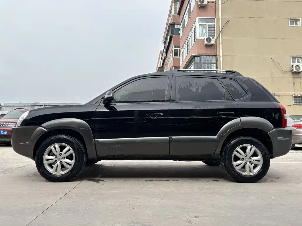 Hyundai Tucson 2009 2.0L AT