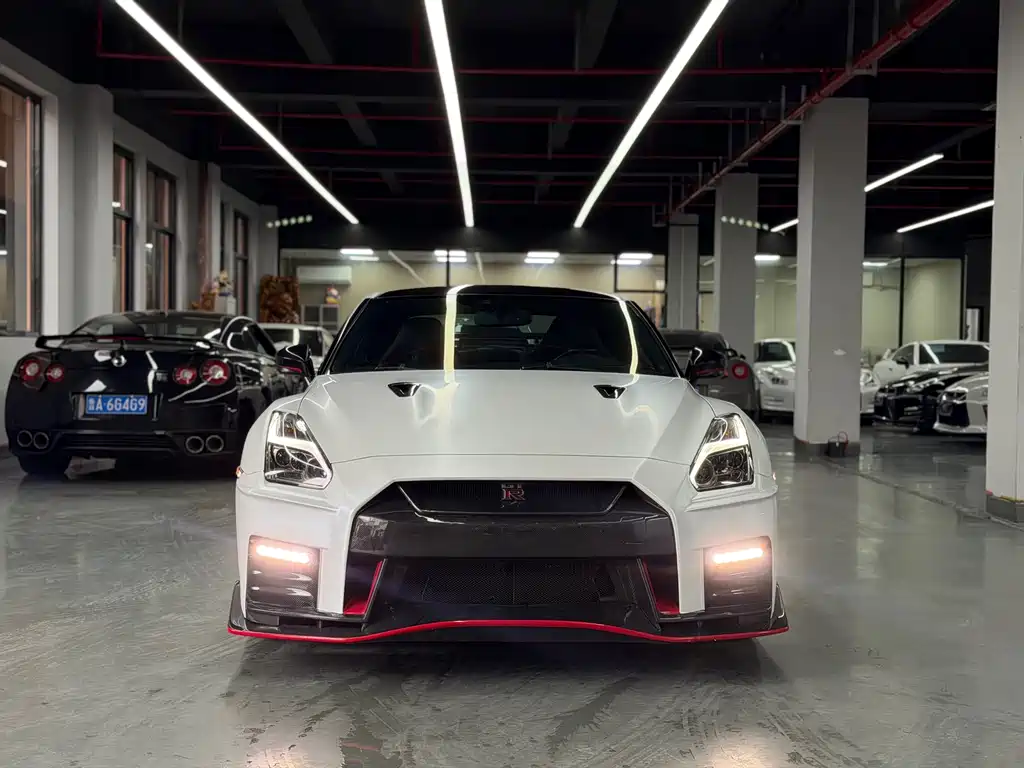 Nissan GT-R 2012