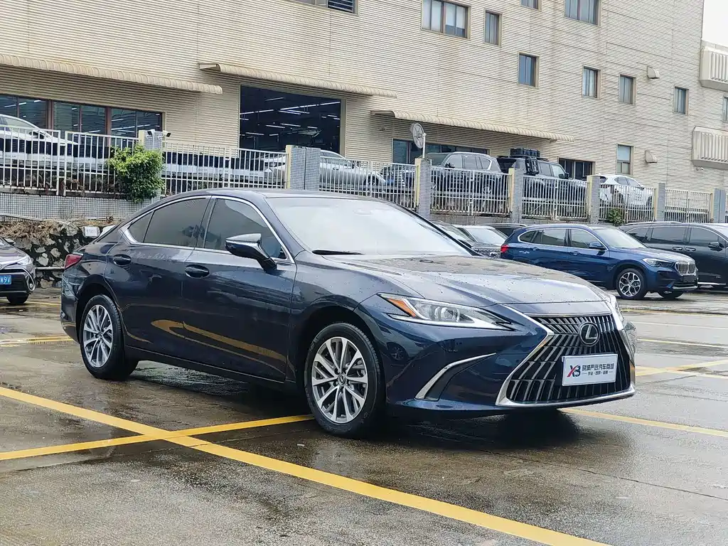Lexus ES 2023 200