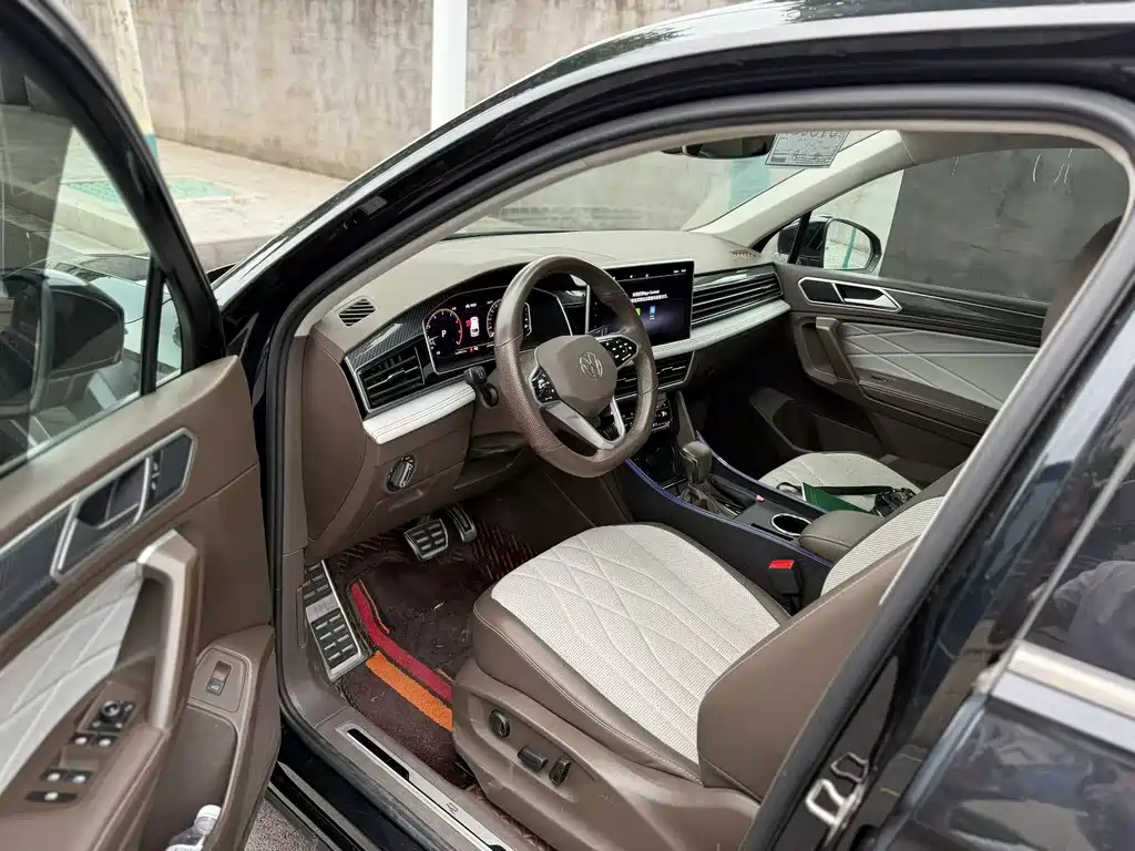 Volkswagen Tiguan L L 2022 330TSI AT R-Line