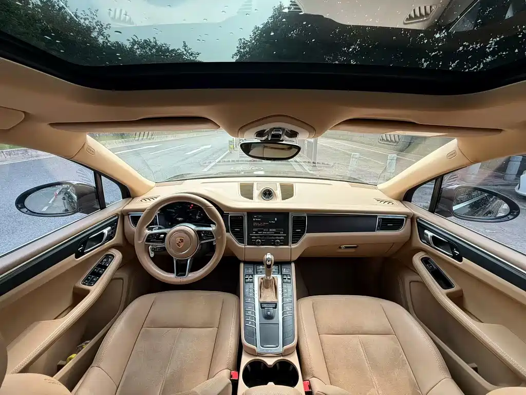 Porsche Macan — миниатюра 7