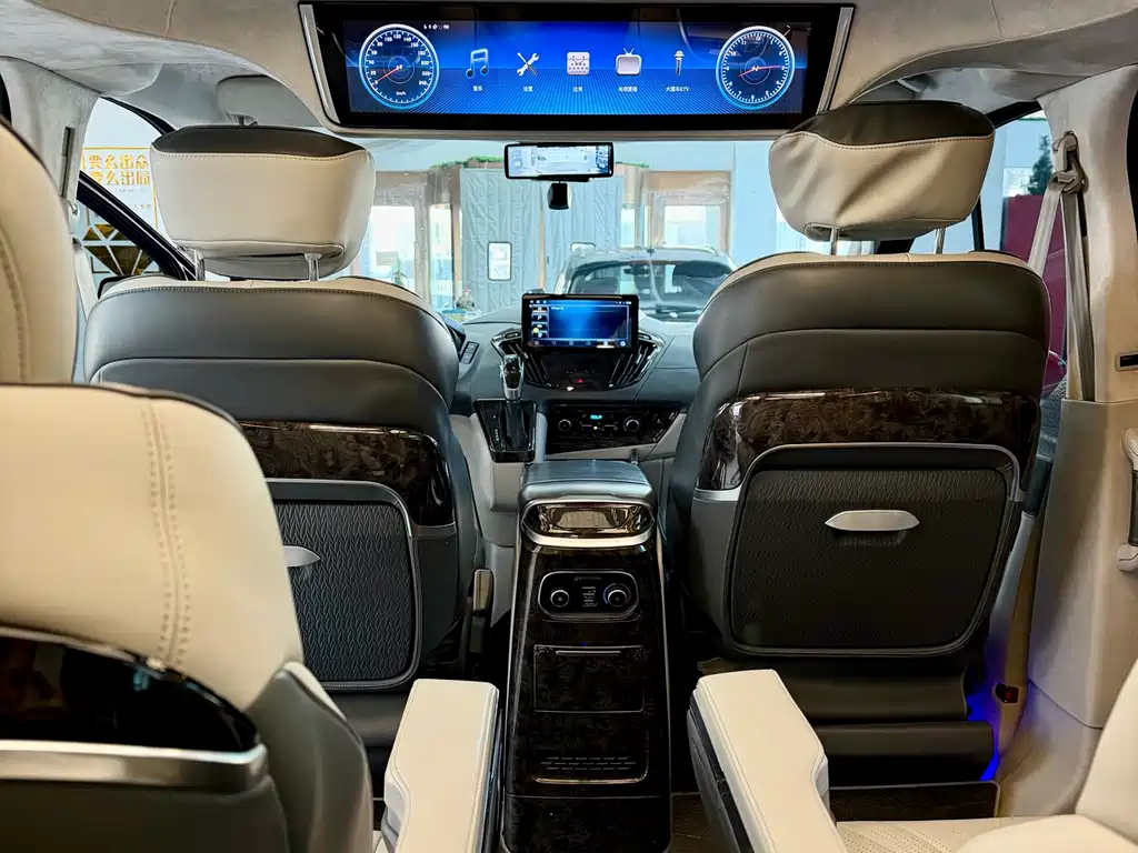 Ford Tourneo 2023 2.0T AT