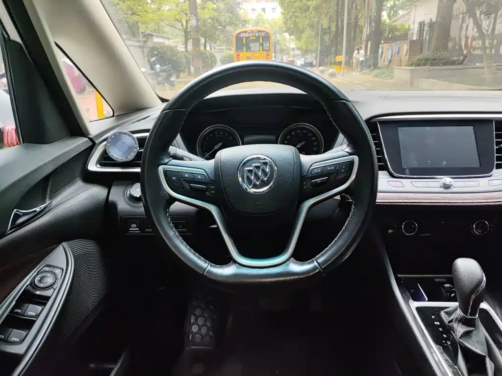 Buick GL6 — миниатюра 6