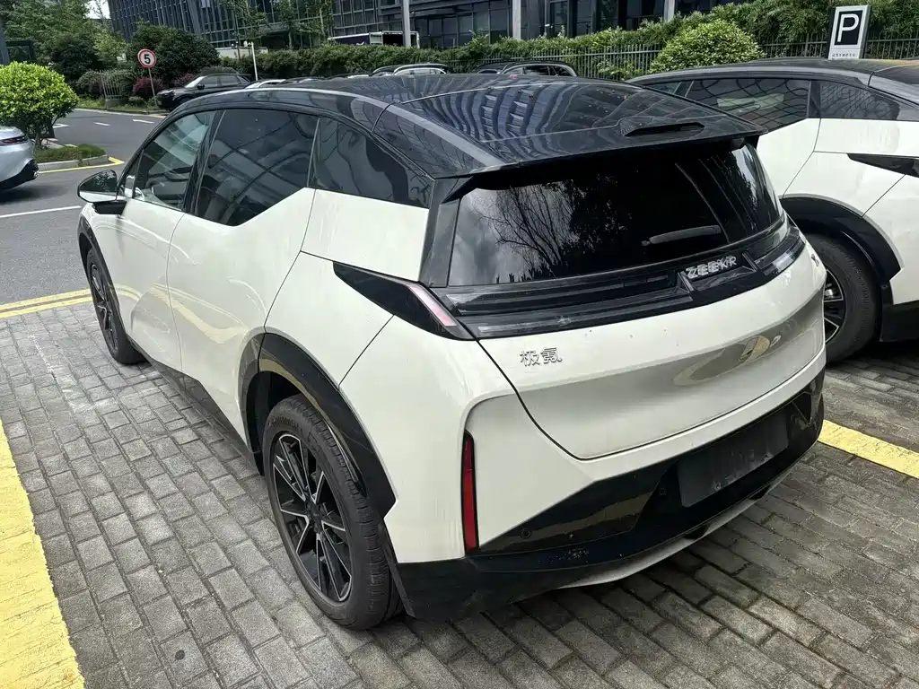 Zeekr X 2025 мест