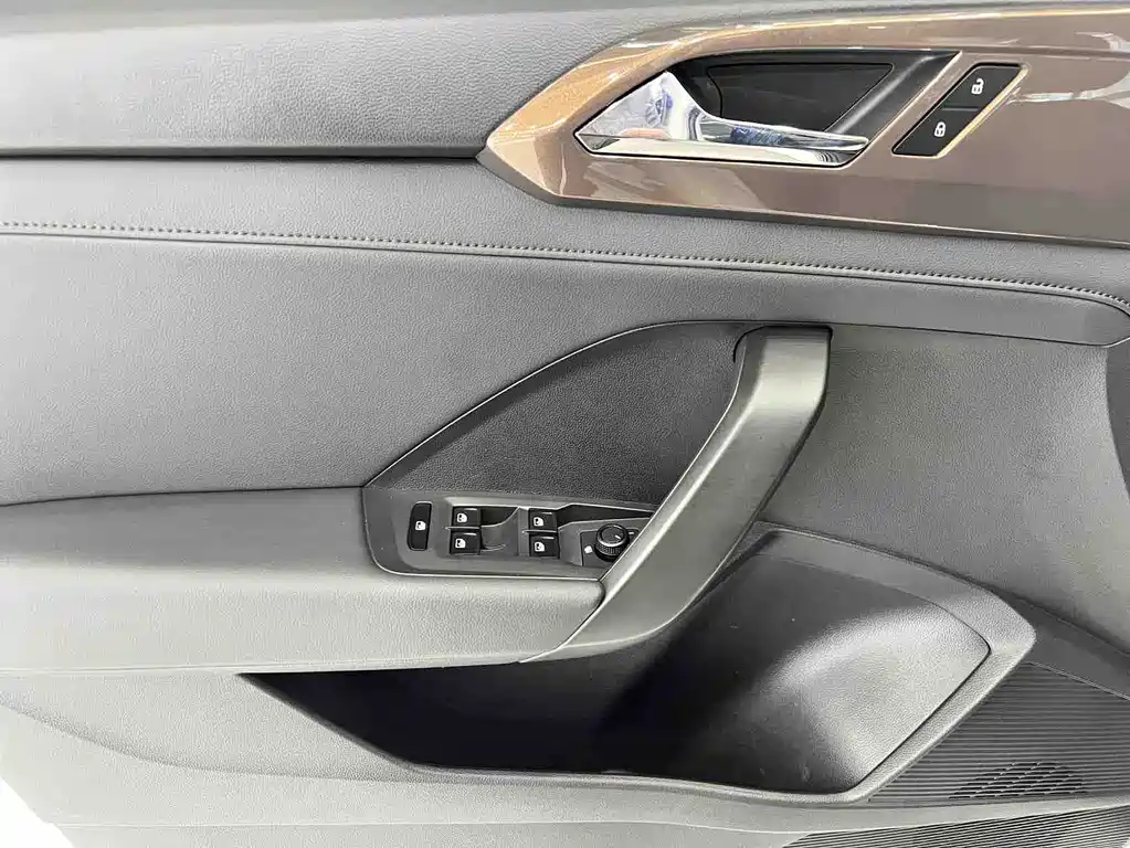 Volkswagen Tharu 2022 280TSI Luxury