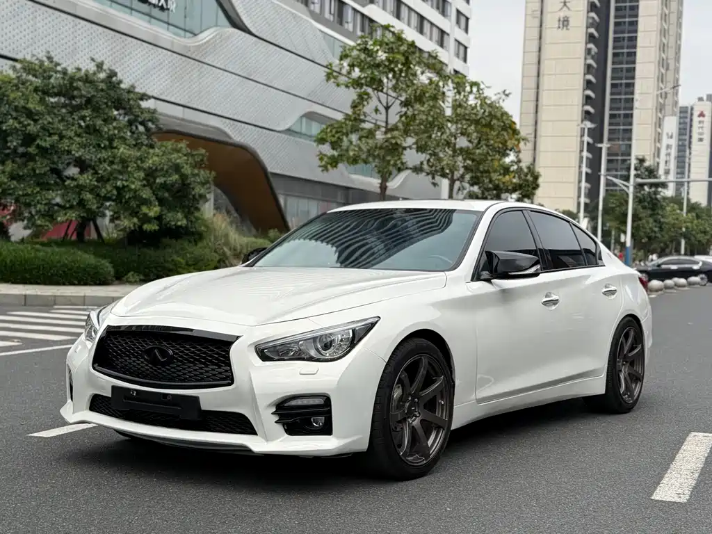 Infiniti Q50 2016