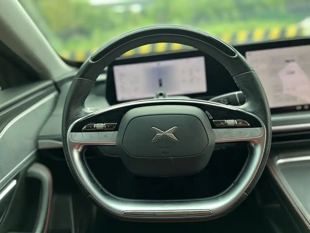 XPeng P7 — миниатюра 14