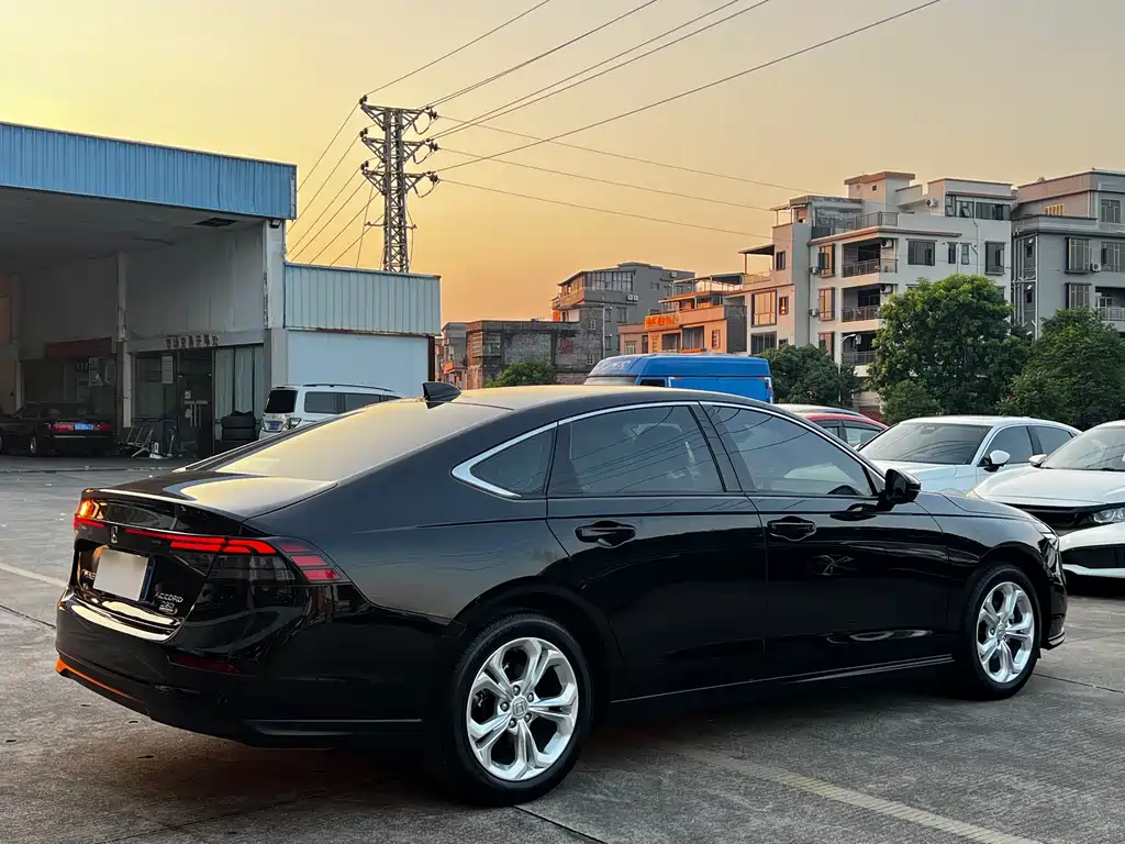 Honda Accord — миниатюра 7