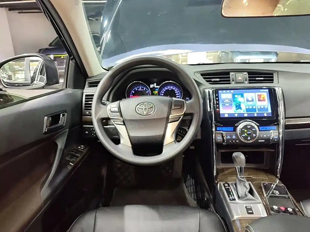 Toyota Reiz — миниатюра 7