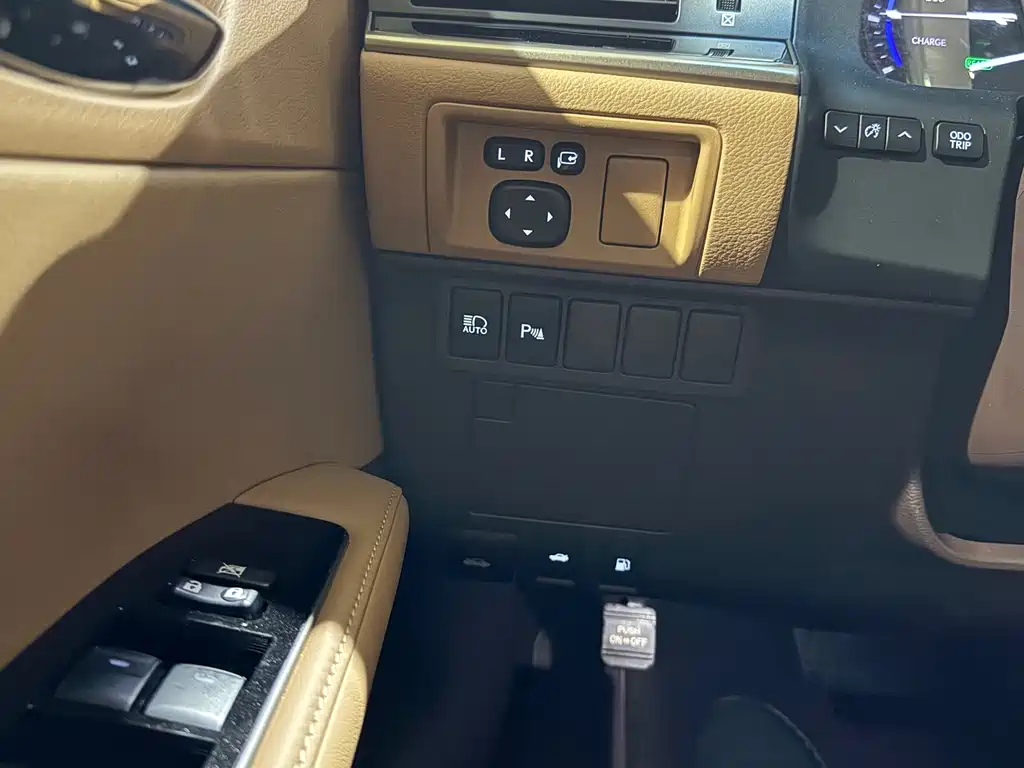 Lexus ES — миниатюра 15