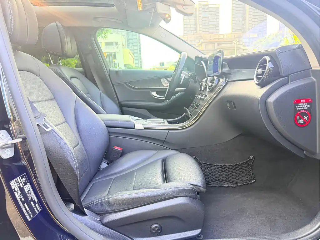 Mercedes-Benz C-Class — миниатюра 13