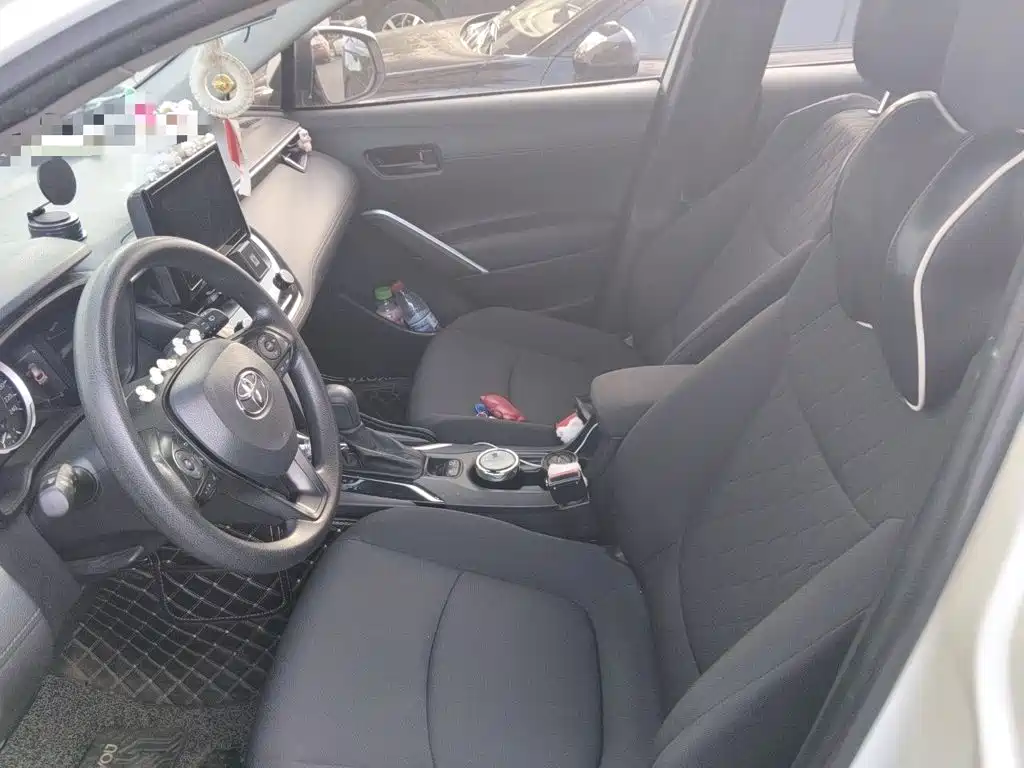 Toyota Corolla Cross — миниатюра 11