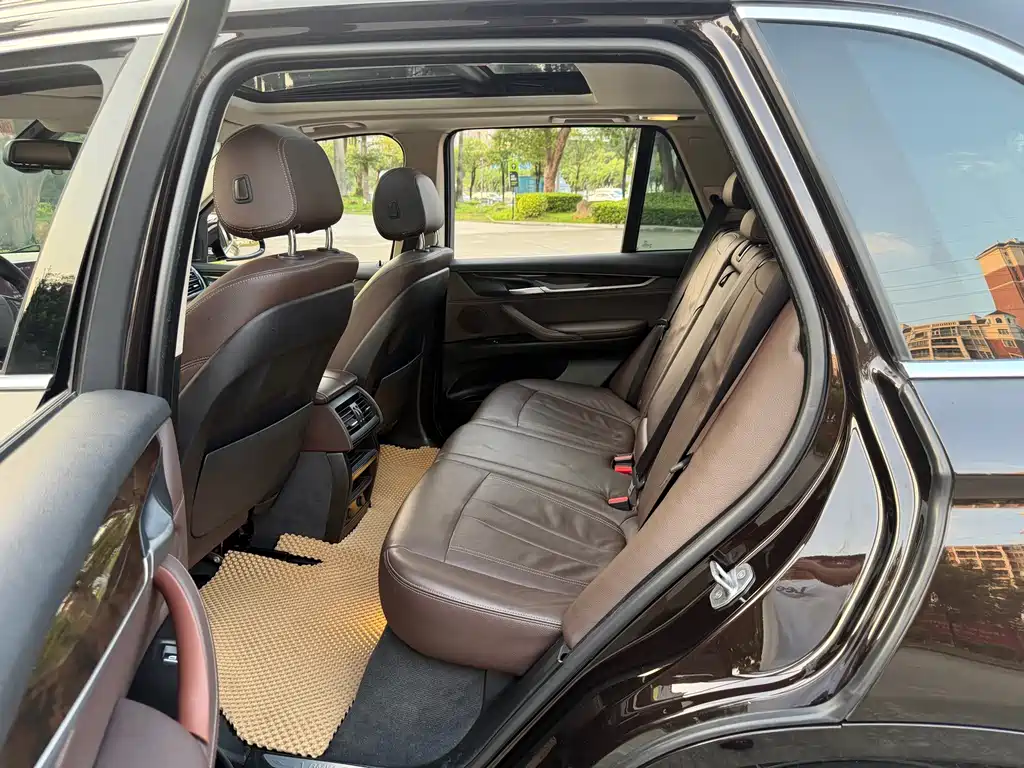 BMW X5 (Import) — миниатюра 17