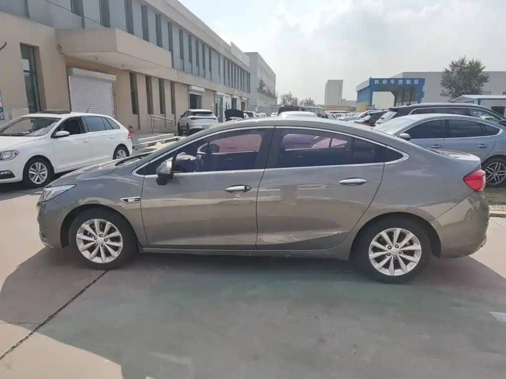 Chevrolet Cruze — миниатюра 25
