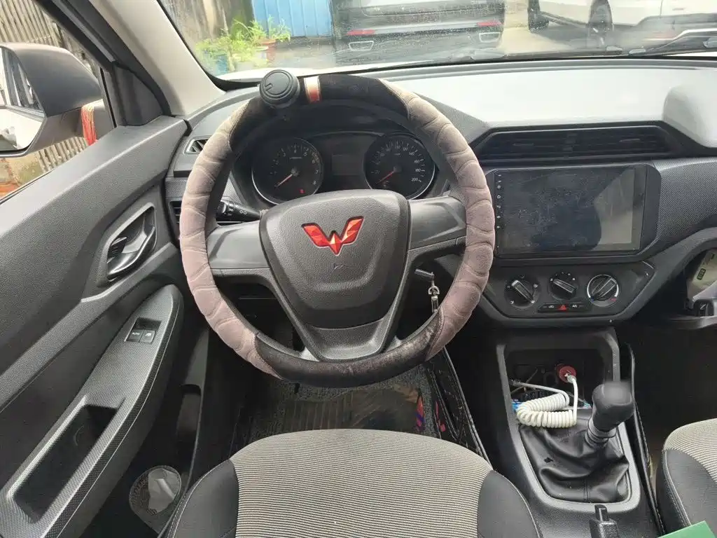 Wuling Hongguang — миниатюра 3