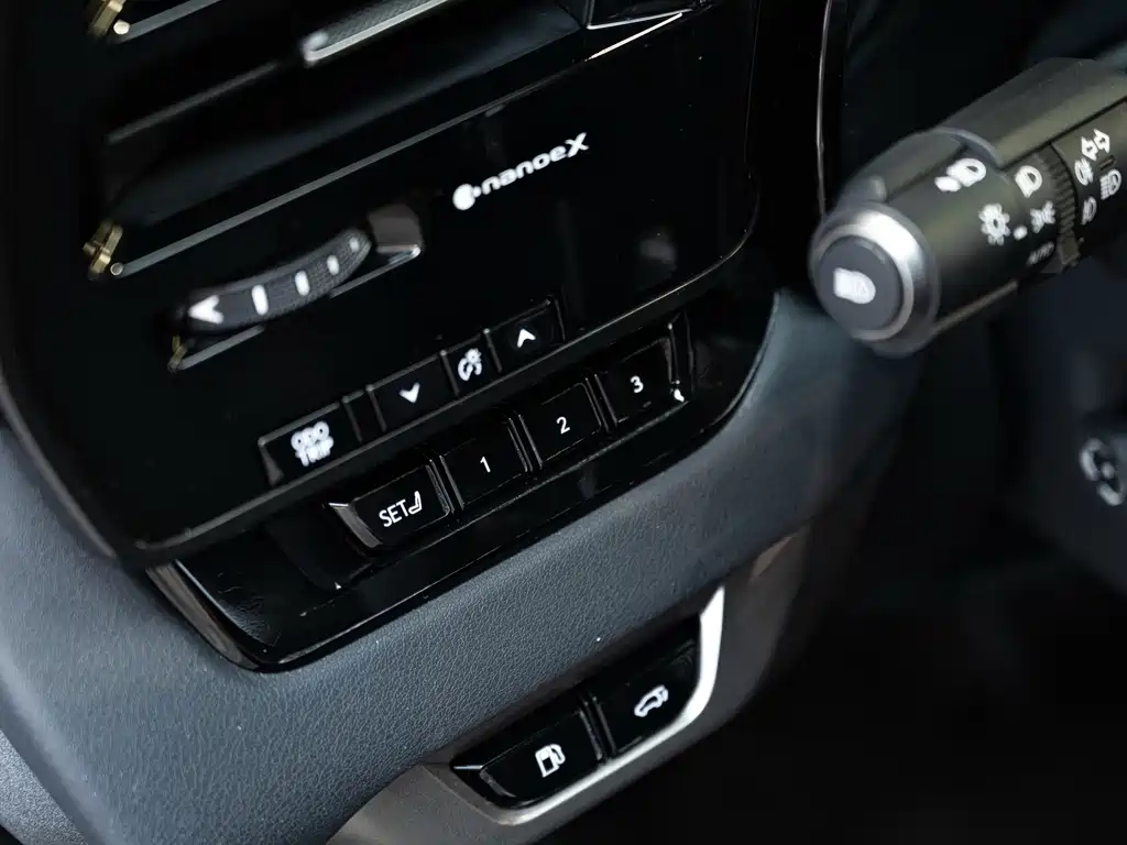 Lexus RX New Energy — миниатюра 20