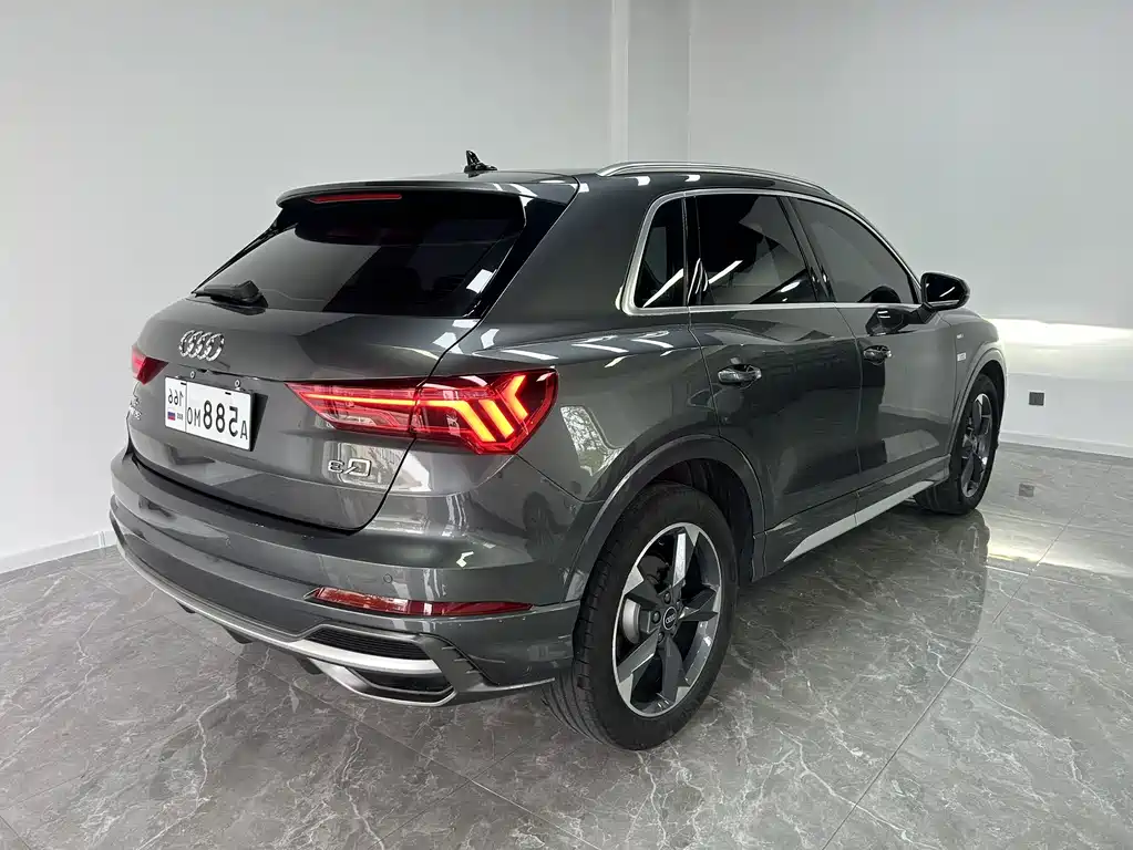 Audi Q3 2023 35 TFSI Fashion (1.4T)