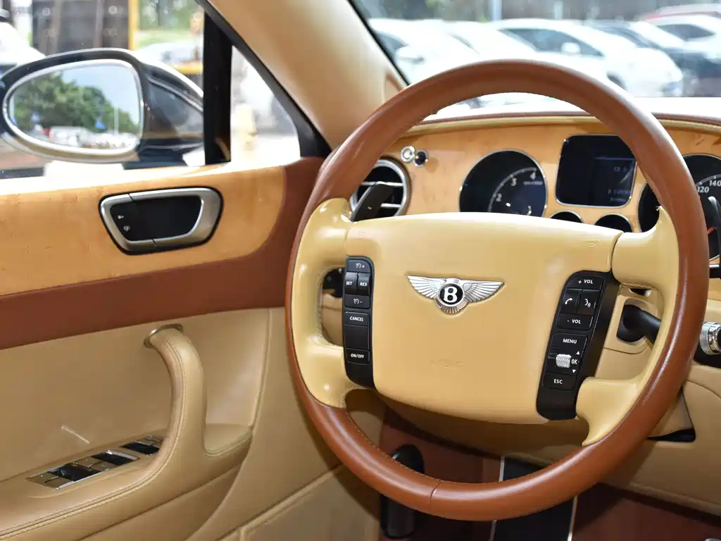 Bentley Flying Spur — миниатюра 7