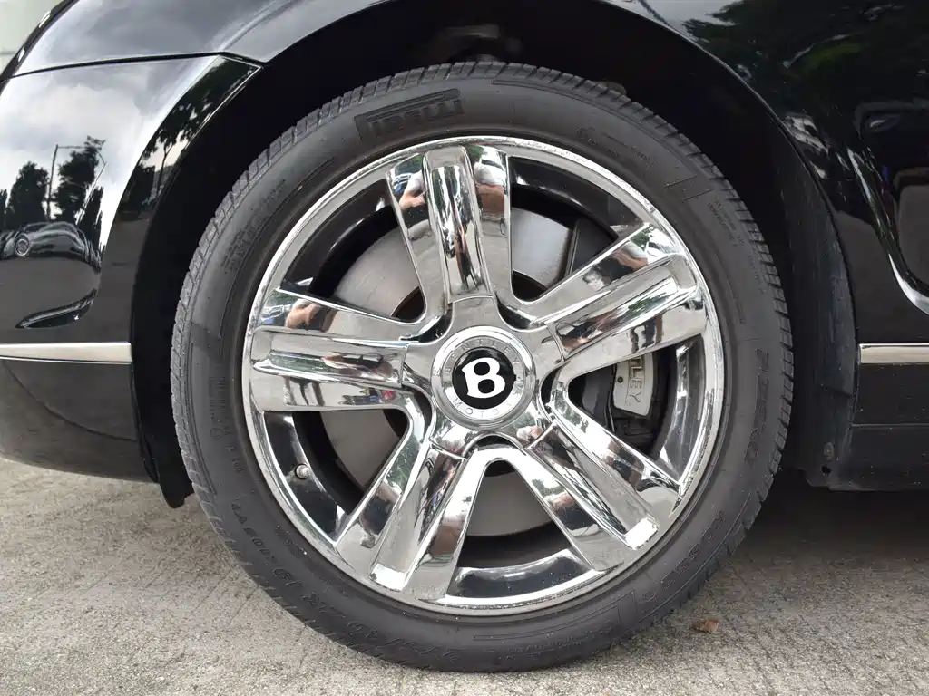 Bentley Flying Spur — миниатюра 17