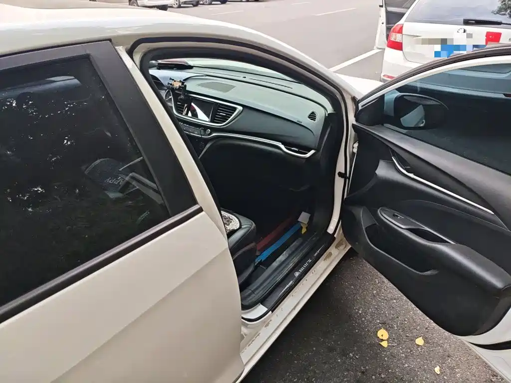 Buick Excelle — миниатюра 19