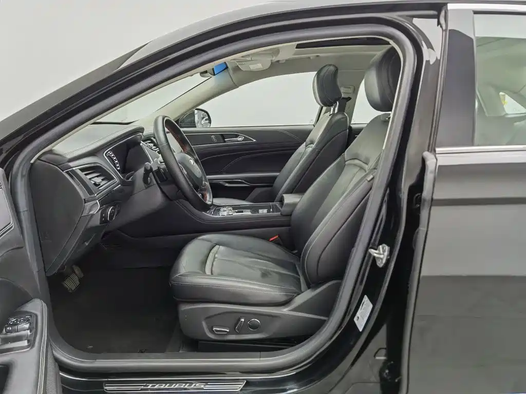 Ford Taurus — миниатюра 10