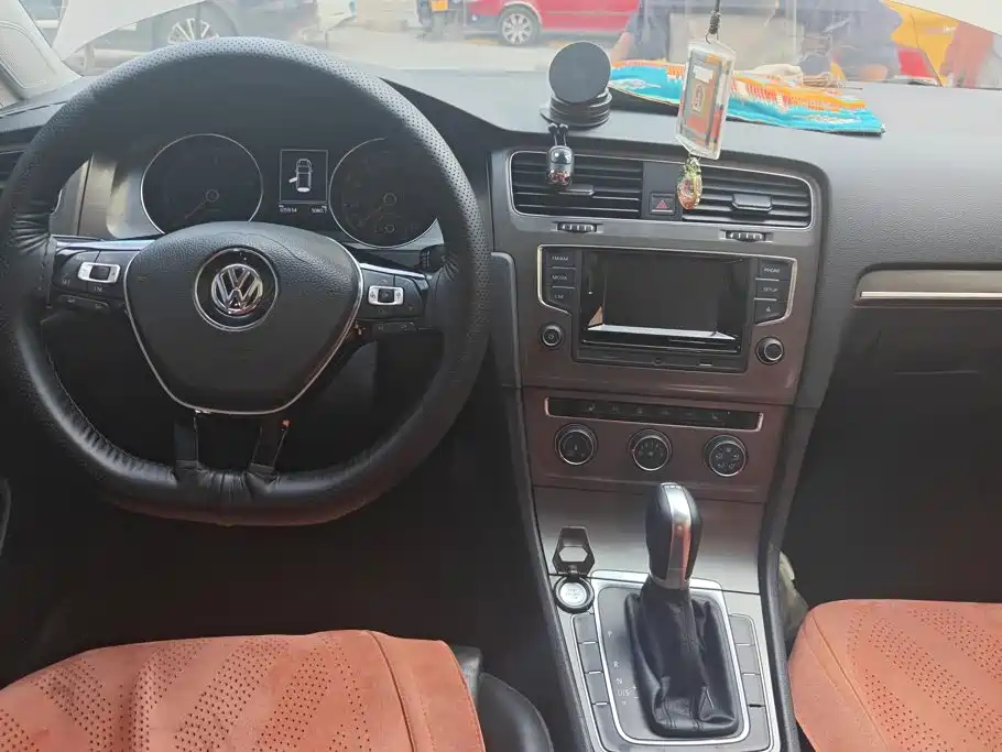 Volkswagen Golf — миниатюра 12