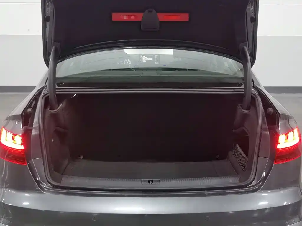 Audi A4L — миниатюра 16