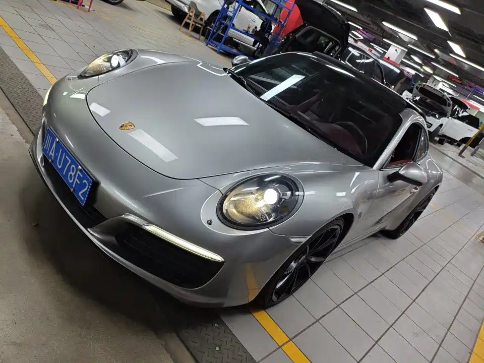 Porsche 911