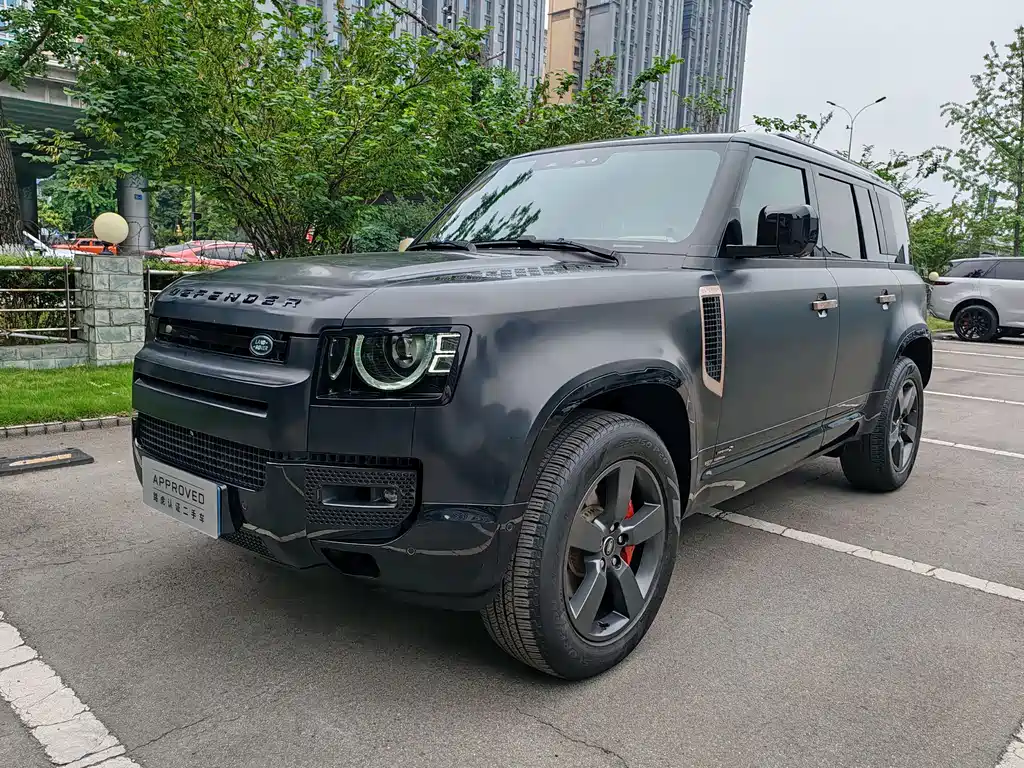 Land Rover Defender 2024