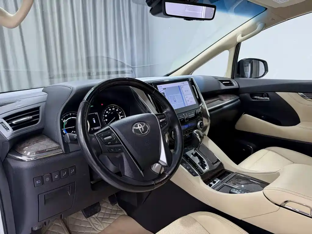 Toyota Vellfire 2020 2.5L HV Luxury
