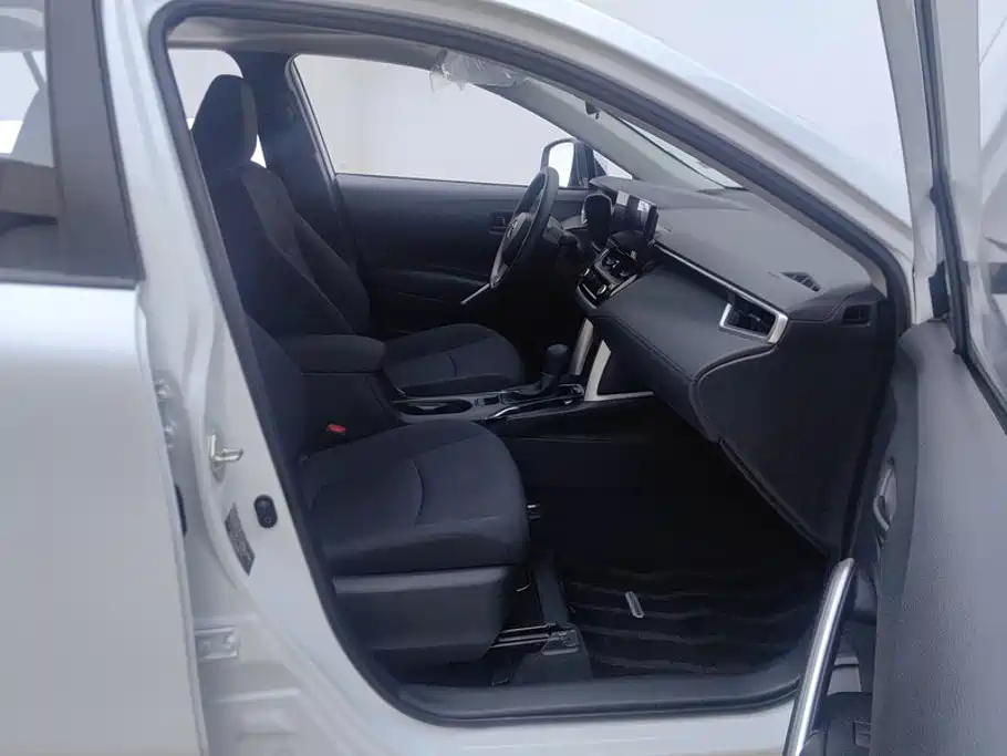 Toyota Corolla Cross — миниатюра 8