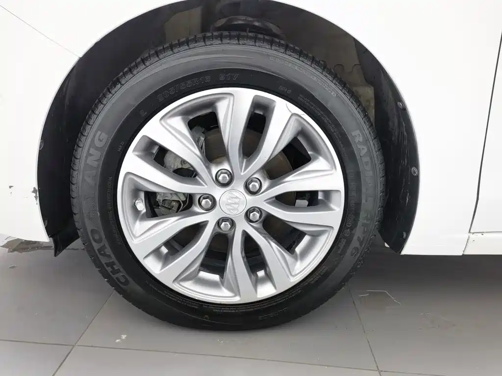 Buick Excelle — миниатюра 17
