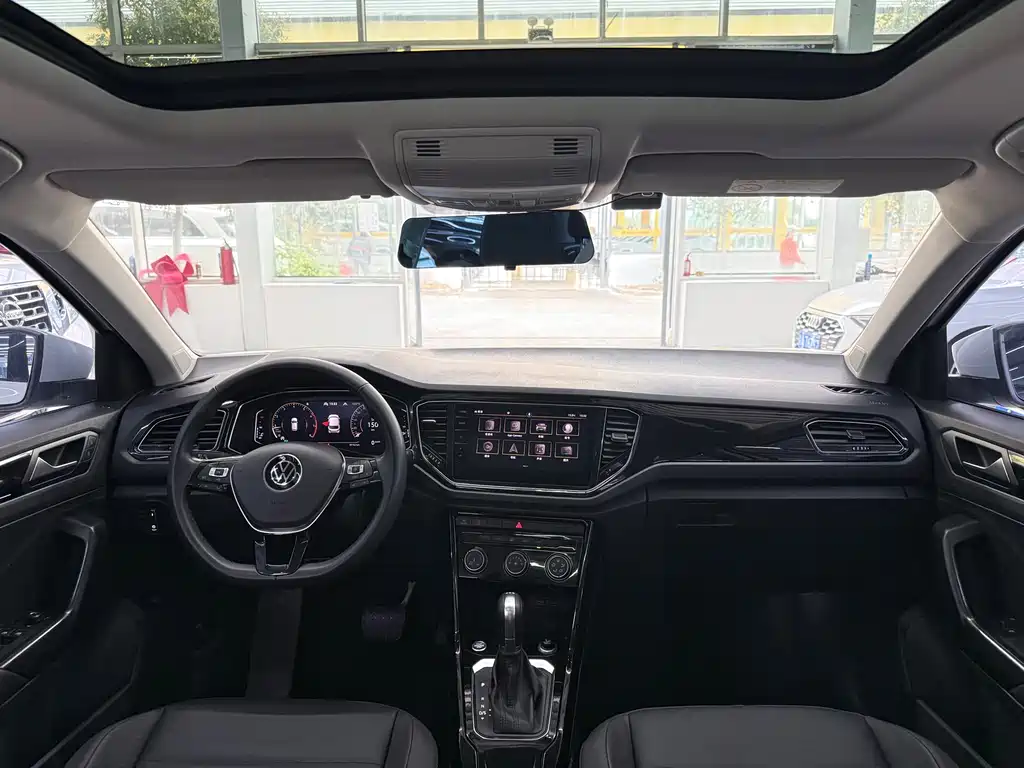 VOLKSWAGEN T ROC EXPLORING SONGS